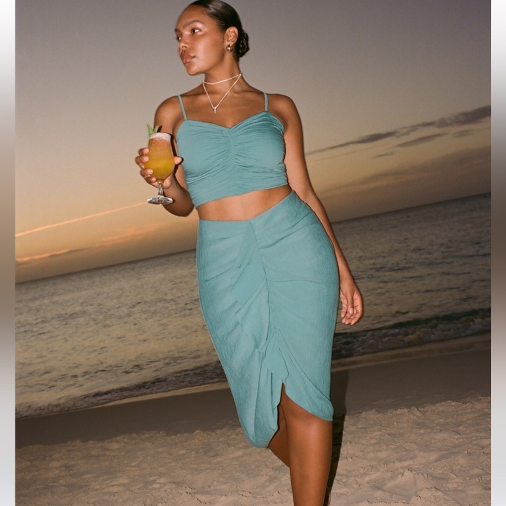 Gorgeous BRAND NEW midi skirt from Abercrombie and Finch. Skirt only!
